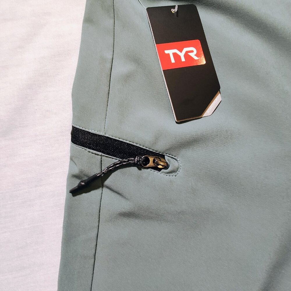 TYR Men's 32 Boardshorts NWT - Picture 5 of 7